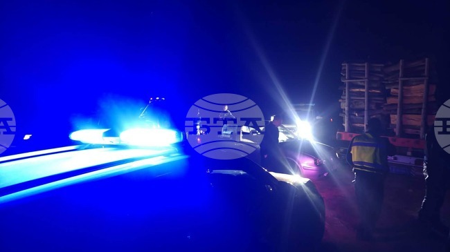 Неправоспособен водач, употребил алкохол и наркотици, е задържан след опит да избяга от полицейска проверка в Сливенско