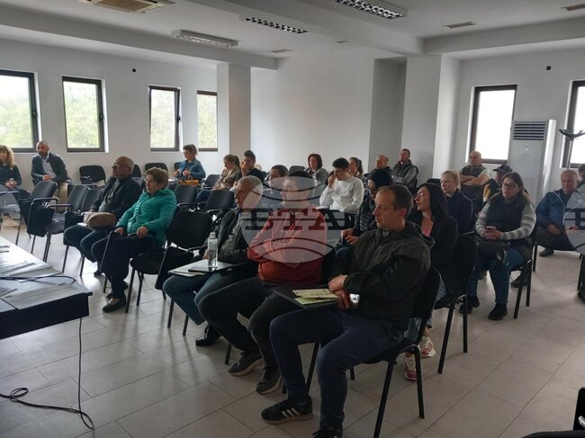 Над 40 представители на аграрния сектор участваха в среща за директните плащания в Троян
