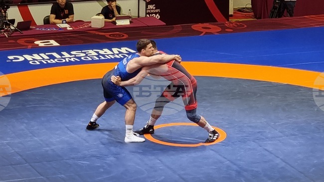 Кирил Милов се класира на финал на Европейското първенство по борба в Тирана, други двама българи са на репешаж