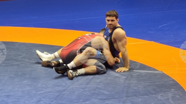 Кирил Милов е полуфиналист на Европейското първенство по борба в Тирана, още двама българи с шансове за бронзови медали