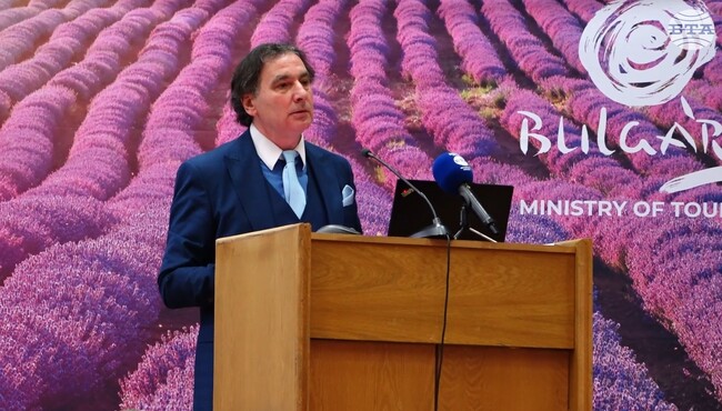 Ситуацията по отношение на предстоящия летен сезон не е критична, но е тревожна, предупреди Мартин Захариев от Националния борд по туризъм