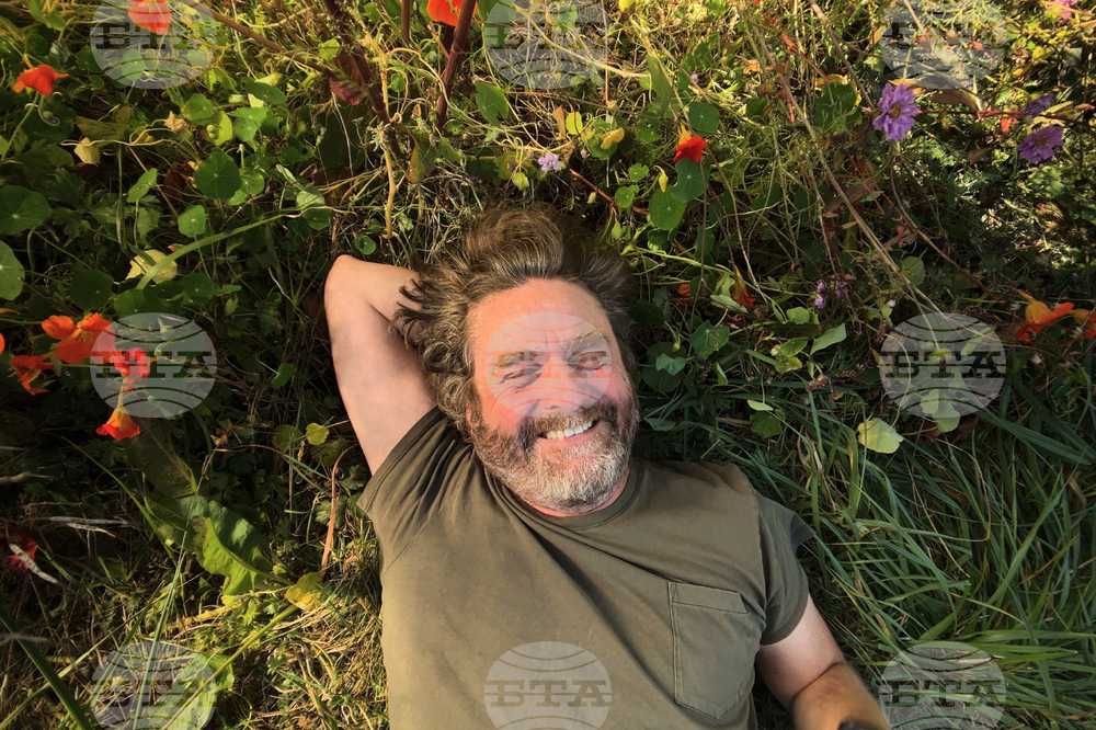 Gardening-TV-Galifianakis