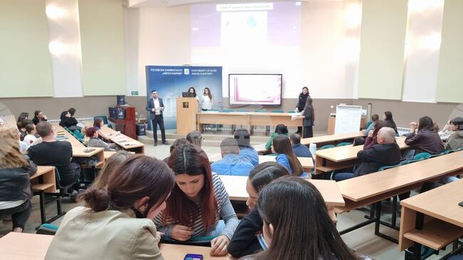 Студенти и ученици се включиха в образователното състезание „Любознание“ в Русенския университет