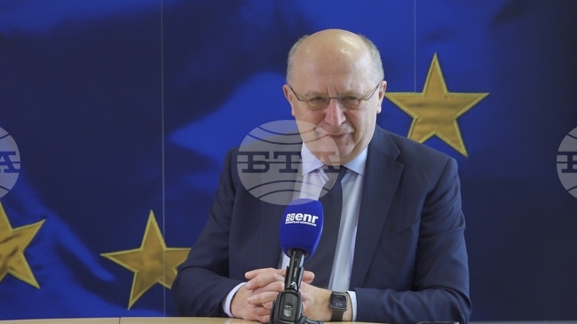 Европа трябва да се концентрира много повече върху собствено военно производство и усилия за отбрана, заяви еврокомисарят по отбраната в интервю за Европейски нюзрум