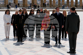 Турция - Анкара - българска делегация - Мавзолей на Ататюрк - почит