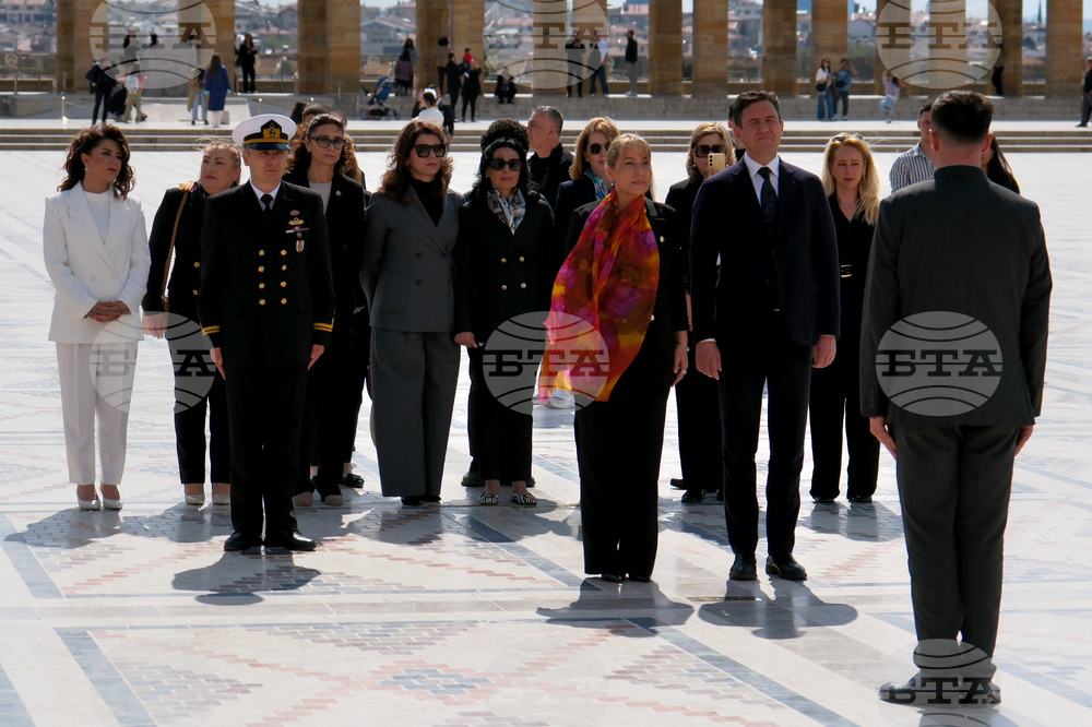 Турция - Анкара - българска делегация - Мавзолей на Ататюрк - почит