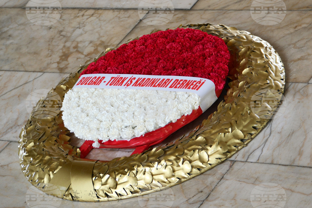 Турция - Анкара - българска делегация - Мавзолей на Ататюрк - почит