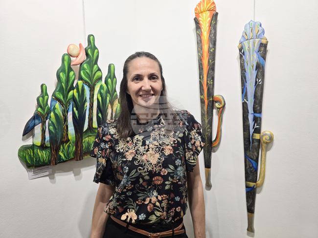 Ние самите трябва да сме господари на вътрешния си храм, каза пред БТА пловдивската художничка Стела Стефанова 