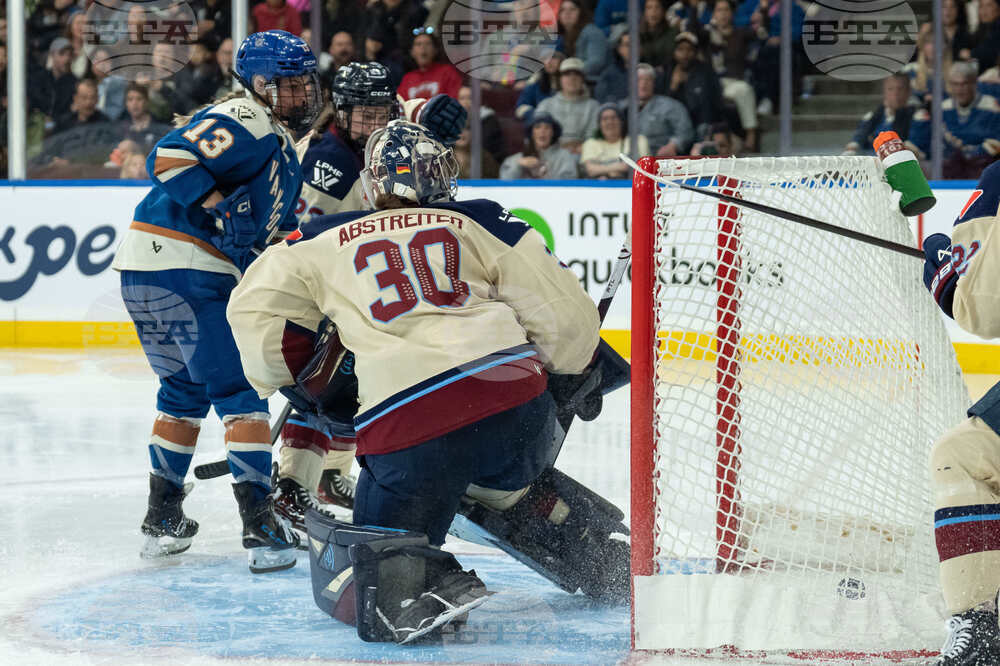 PWHL Victoire Goldeneyes Hockey