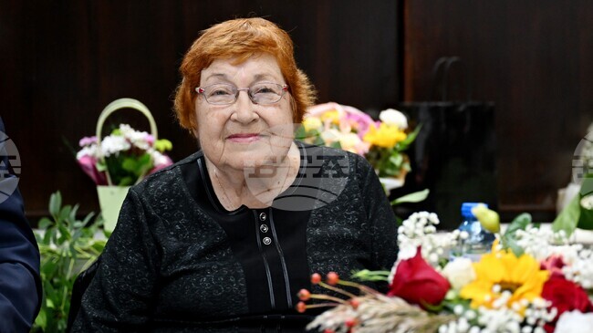 Носителката на наградата „Милосърдие“ доц. Мария Тодорова дари 2300 евро на сливенската болница