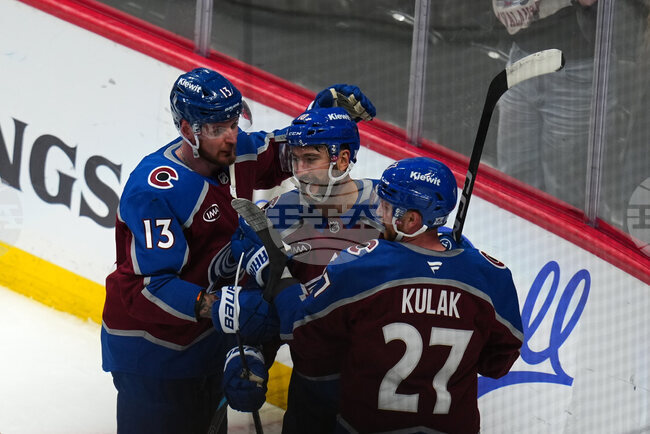 Колорадо спечели и втория мач от серията срещу Лос Анджелис след продължение в плейофите на НХЛ