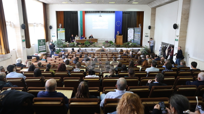  Вече 75 години специалността „Ландшафтна архитектура" има принос за създаването на по-красива среда за живот, каза доц. Христо Михайлов