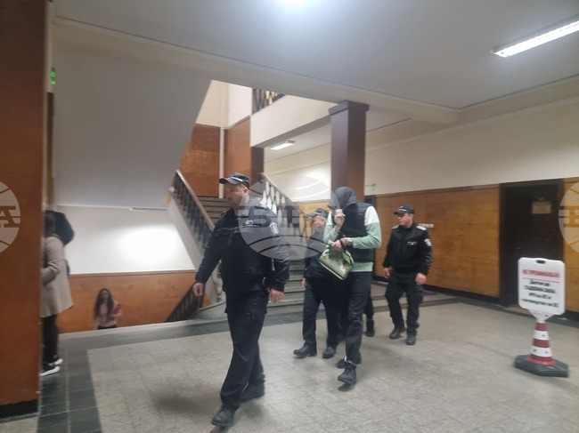 Окръжният съд в Стара Загора даде ход на делото срещу двамата полицаи от Казанлък, обвинени в умишлено убийство