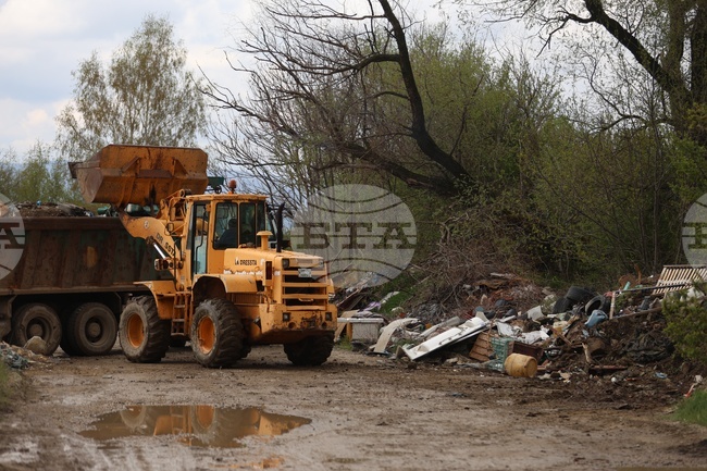 Село Долни Богров - нерегламентираното сметище