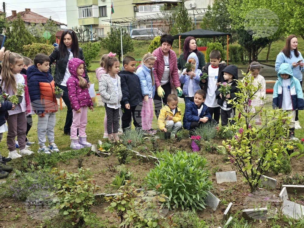 Гоце Делчев - Детска градина „Джани Родари“ - засаждане на юбилейно дърво
