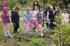 Гоце Делчев - Детска градина „Джани Родари“ - засаждане на юбилейно дърво
