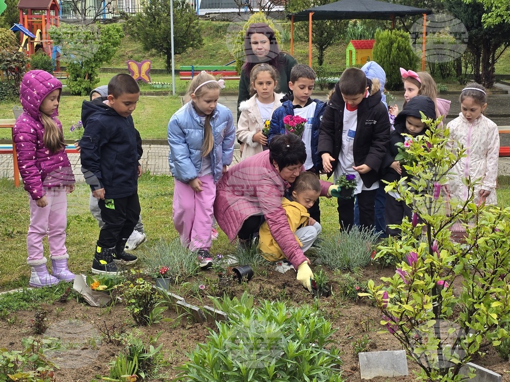 Гоце Делчев - Детска градина „Джани Родари“ - засаждане на юбилейно дърво