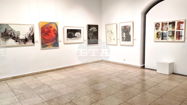 Изложбата Trace с графики на студенти и преподаватели от Полша, Италия и България гостува във Варна