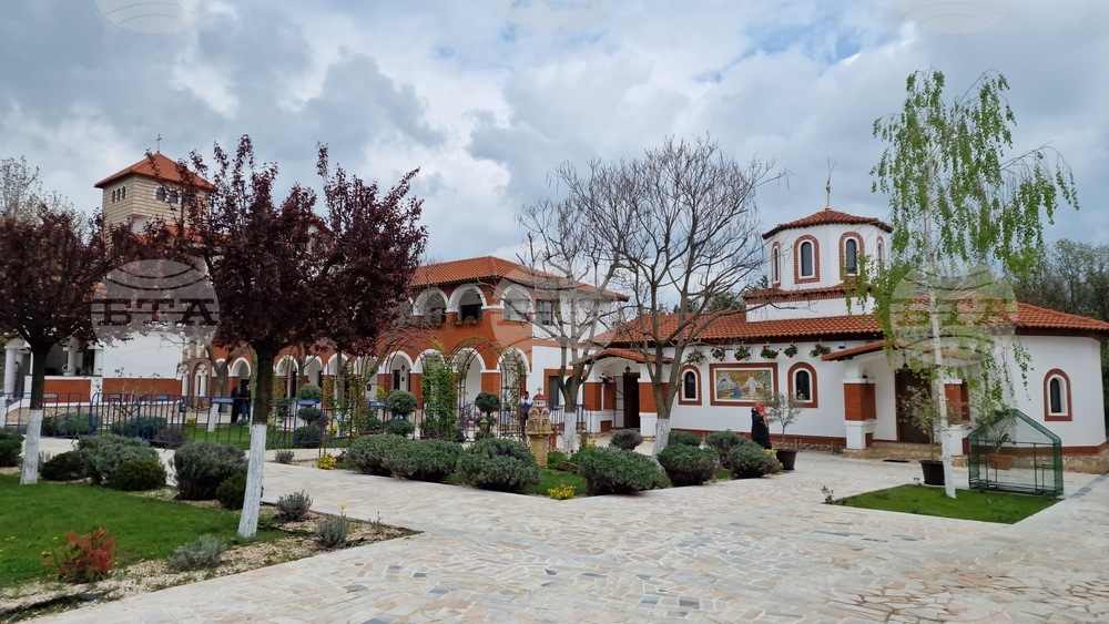 Румъния - манастир „Пантократор“- честната глава на свети Георги