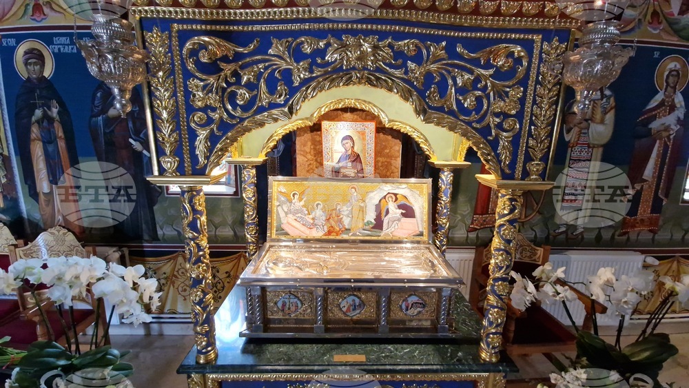 Румъния - манастир „Пантократор“- честната глава на свети Георги