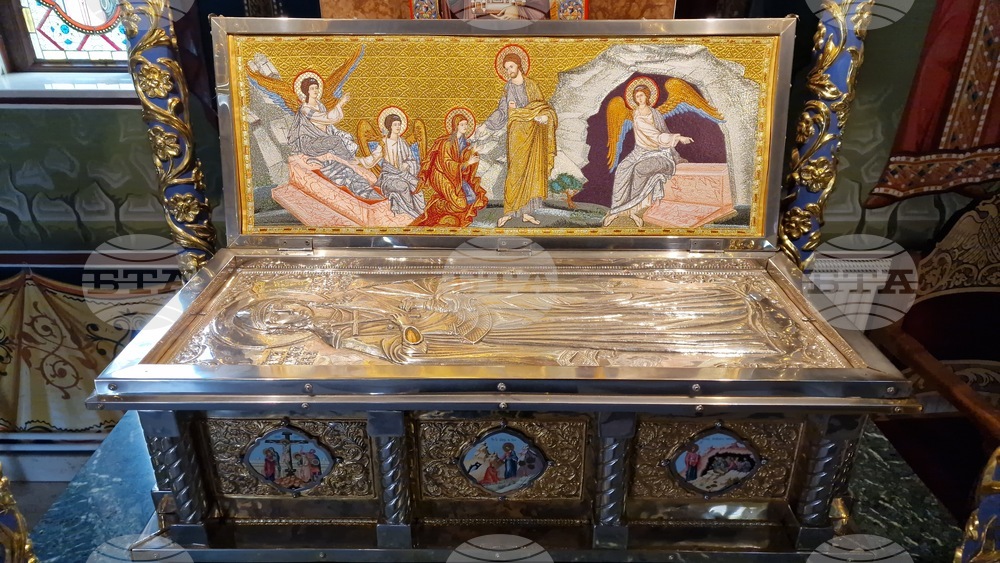 Румъния - манастир „Пантократор“- честната глава на свети Георги