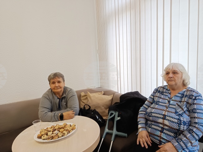 Около 100 възрастни в района на Костенец получават грижа по проекта „Иновативни здравно-социални услуги“, каза Александра Кайтазова