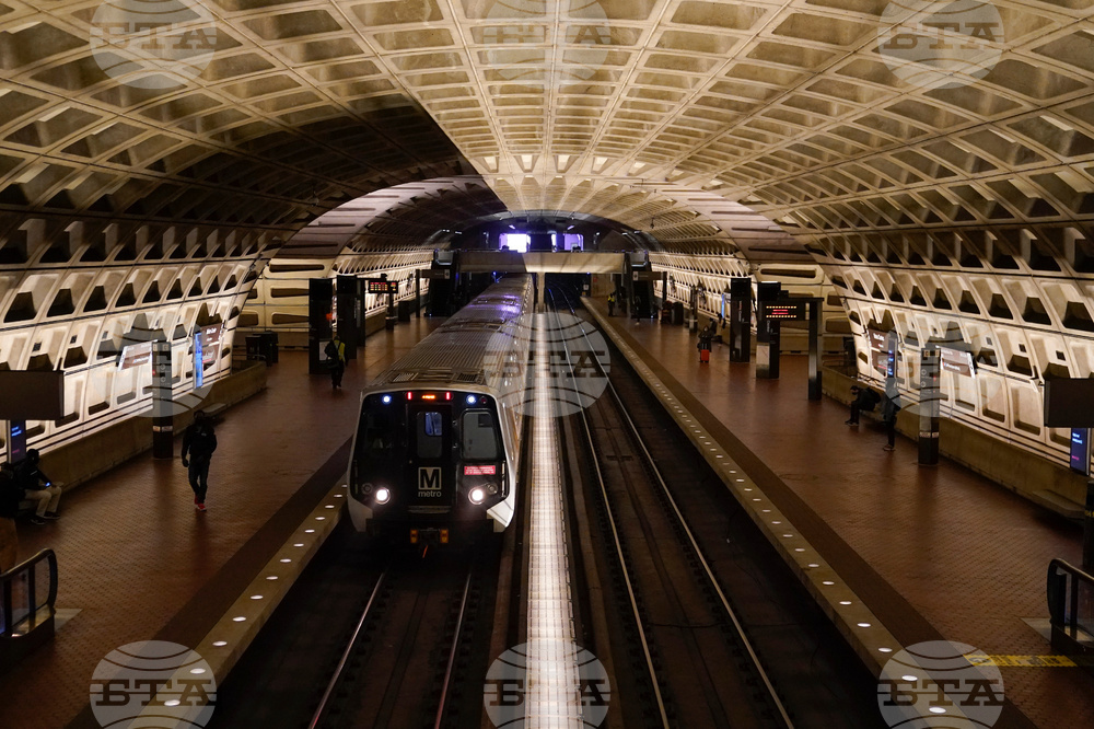 US--Commuter Train Struck