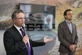 Глобален оперативен център по киберсигурност - Крис Море