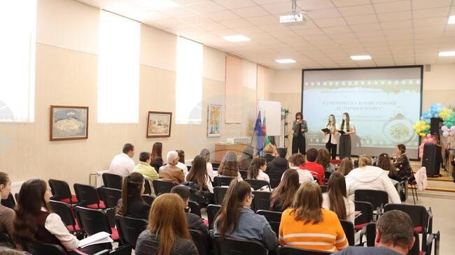 Десетото юбилейно издание на ученическата конференция „История и памет“ събра 45 ученици от 13 училища в област Търговище