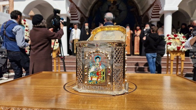 Румъния - манастир „Пантократор“- честната глава на свети Георги