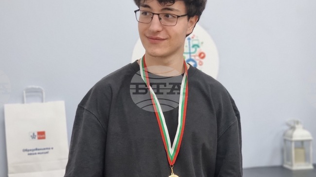 Ученикът от ПМГ – Ямбол, класиран трети в олимпиадата по лингвистика, зае първото място в националното състезание по финансова грамотност