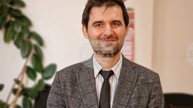 Над 50 души ще бъдат прегледани от гостуващия в МБАЛ „Рахила Ангелова“ турски специалист по очни болести доц. д-р Сердар Йозатеш