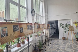 Разград - Регионална библиотека „Проф. Боян Пенев“ - изложба - учени