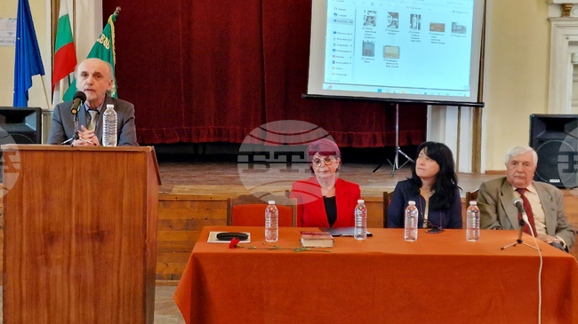 Кръгла маса, посветена на Априлското въстание, се състоя във Военния клуб в Шумен