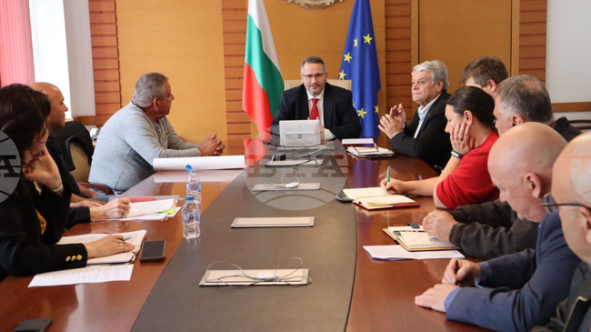 Агенцията за борба с градушките трябва да стане водеща структура за климатични въздействия, смята министър Христанов