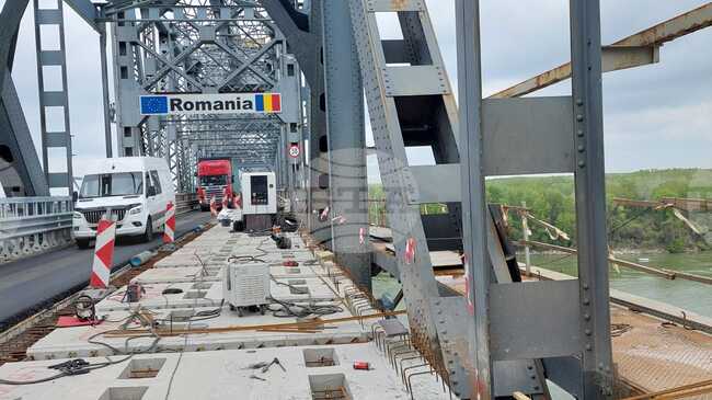 Служебният министър на регионалното развитие провери напредъка по основния ремонт на Дунав мост при Русе