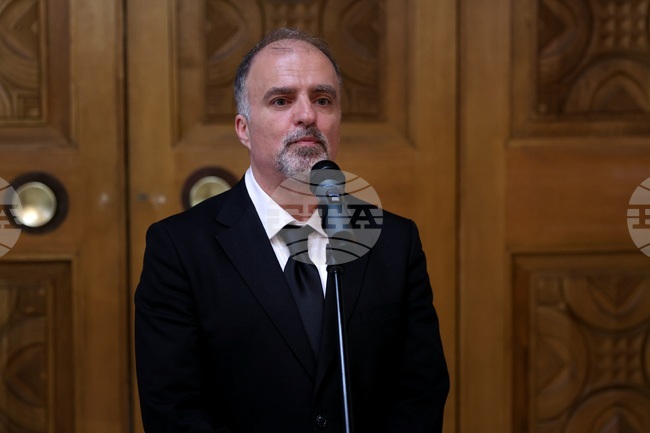 Culture Minister Stresses Importance of Exhibitions Such as "150 Years of April Uprising: Stories and Narratives of Heroic Era"