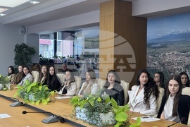 Казанлък - конкурс „Царица Роза“ - участници - среща