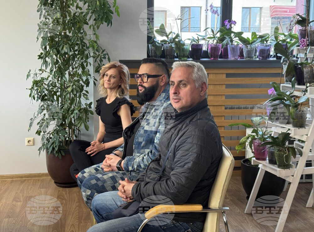 Казанлък - конкурс „Царица Роза“ - участници - среща