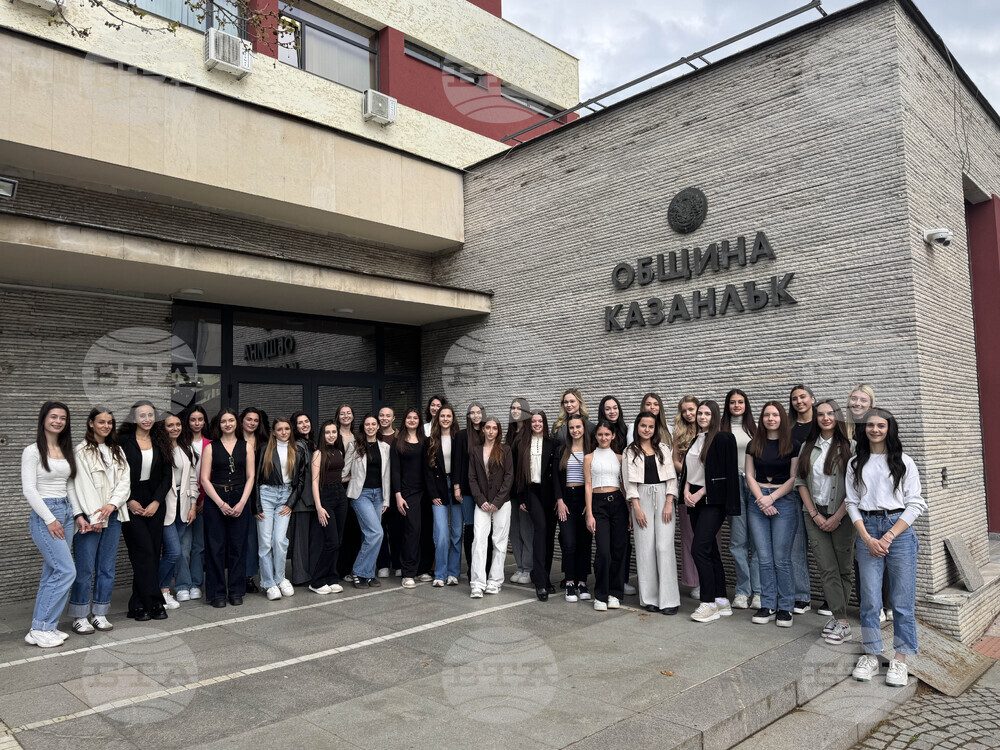 Казанлък - конкурс „Царица Роза“ - участници - среща