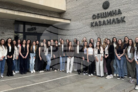 Казанлък - конкурс „Царица Роза“ - участници - среща