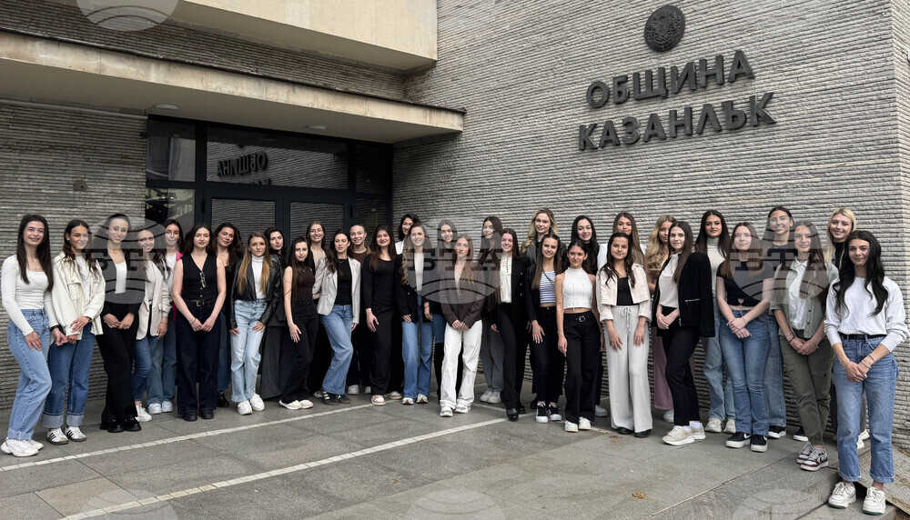 Казанлък - конкурс „Царица Роза“ - участници - среща