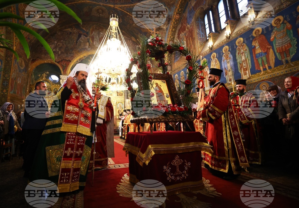 Храм „Св. вмчца Неделя“ - Лазар Български - мощи