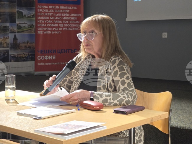 Оставам на прага на културното богатство на Прага, каза журналистката Емилия Дечева за книгата си, посветена на чешката столица