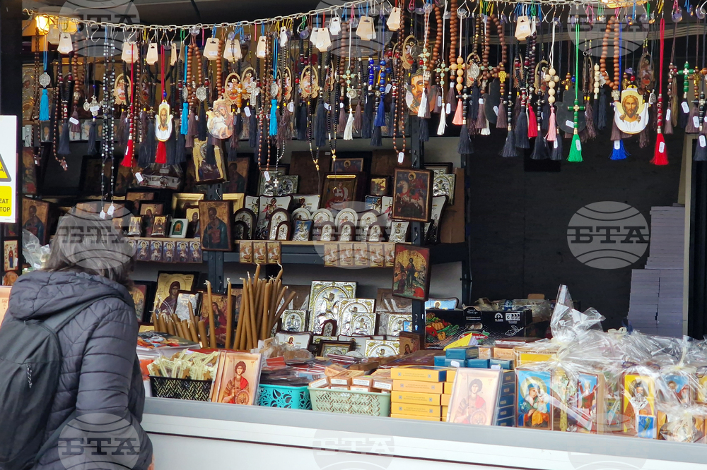 Румъния - Драганещ-Влашка - поклонение пред Честната глава на Свети Георги Победоносец