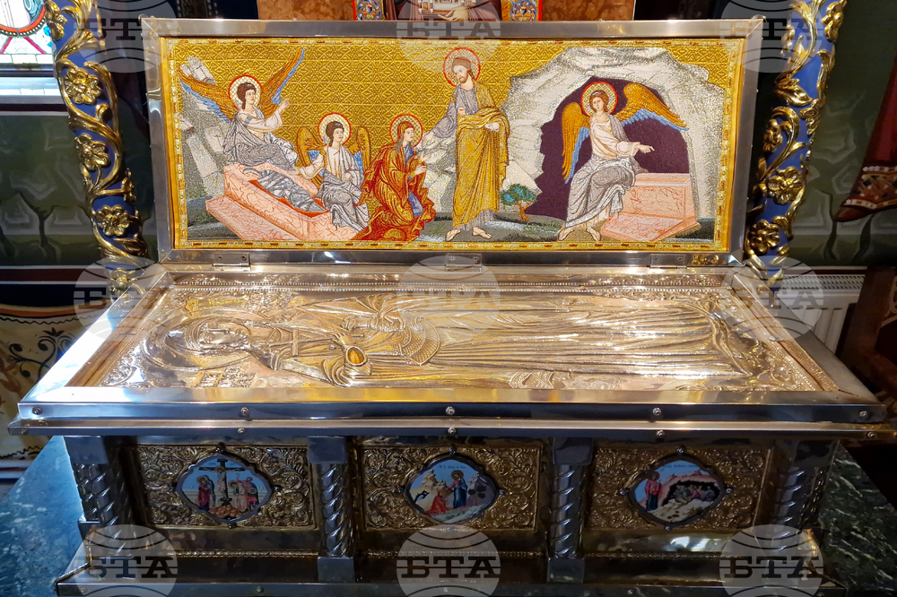 Румъния - Драганещ-Влашка - поклонение пред Честната глава на Свети Георги Победоносец