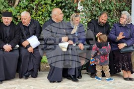 Румъния - Драганещ-Влашка - поклонение пред Честната глава на Свети Георги Победоносец