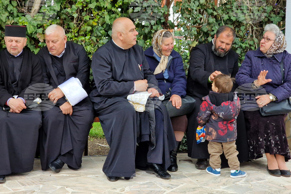 Румъния - Драганещ-Влашка - поклонение пред Честната глава на Свети Георги Победоносец