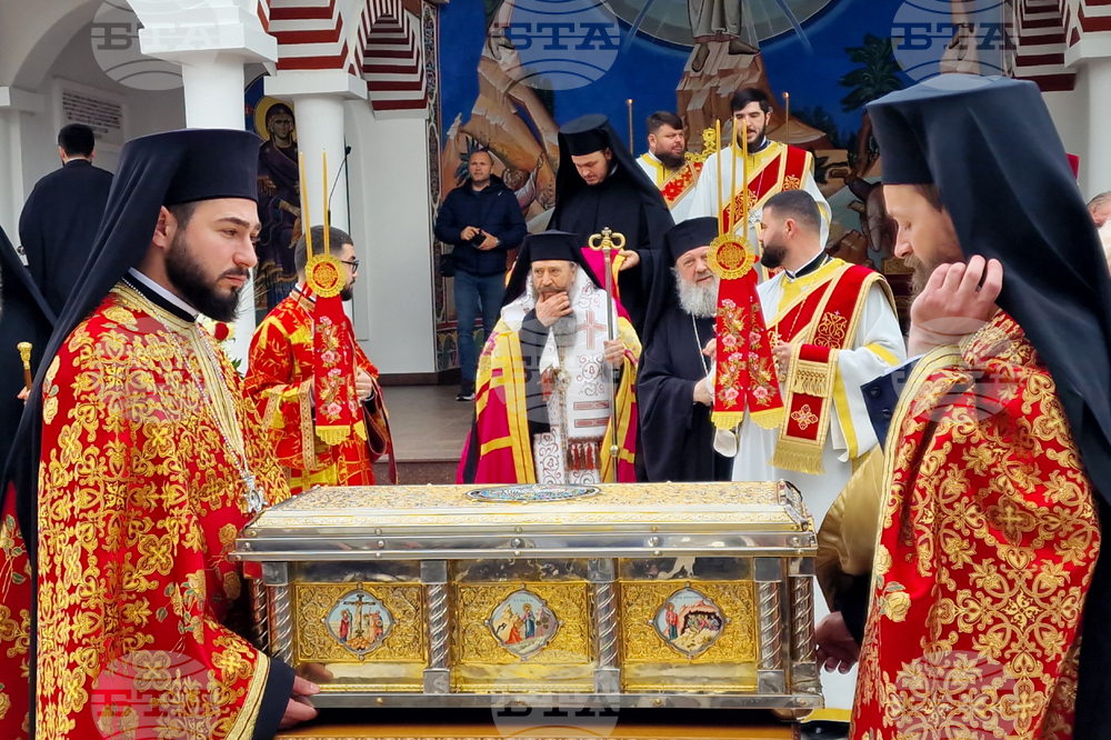 Румъния - Драганещ-Влашка - поклонение пред Честната глава на Свети Георги Победоносец