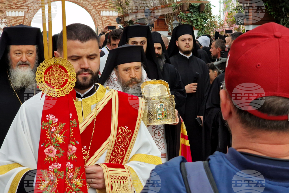 Румъния - Драганещ-Влашка - поклонение пред Честната глава на Свети Георги Победоносец